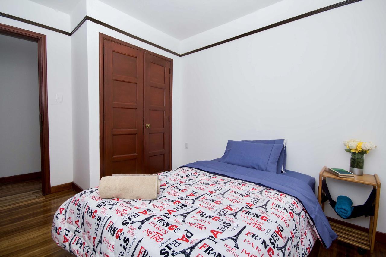 House For Groups - The Hostel Project Богота Экстерьер фото